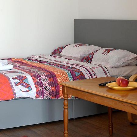 Lovely 1 Bedroom Apartment With Free Street Parking Βουκουρέστι Εξωτερικό φωτογραφία