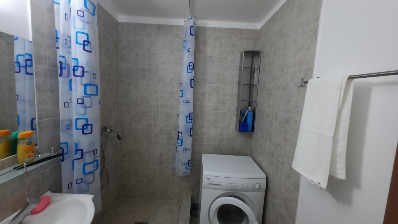 Lovely 1 Bedroom Apartment With Free Street Parking Βουκουρέστι Εξωτερικό φωτογραφία