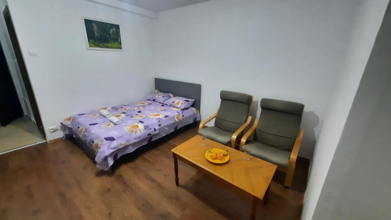 Lovely 1 Bedroom Apartment With Free Street Parking Βουκουρέστι Εξωτερικό φωτογραφία